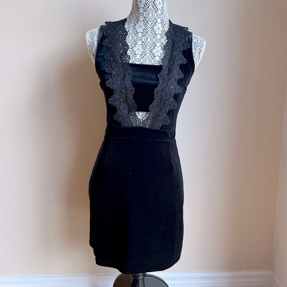 TFNC velvet dress